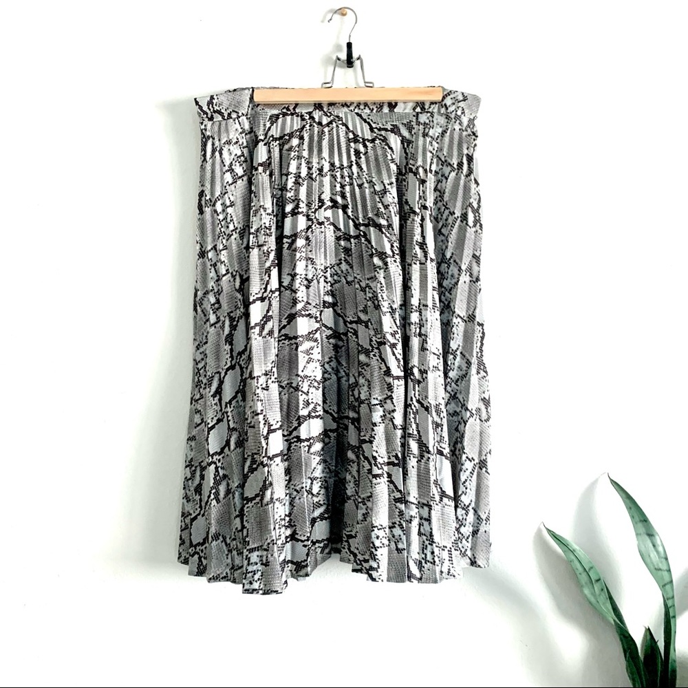 ASOS New Look Curve Pleated Satin Midi Skirt in Gray Snake